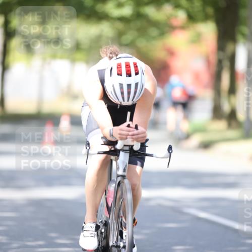 11.08.2024 - GEWOBA Citytriathlon Bremen H.Heesch http://msf.ph/oto/6800134 11.08.2024 11:58:41 Laufen  meine-sportfotos.de