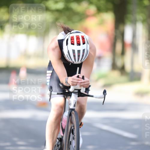 11.08.2024 - GEWOBA Citytriathlon Bremen H.Heesch http://msf.ph/oto/6800138 11.08.2024 11:58:41 Laufen  meine-sportfotos.de