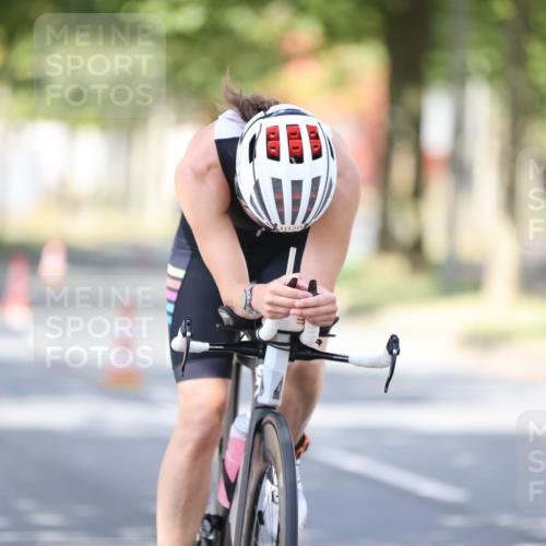 11.08.2024 - GEWOBA Citytriathlon Bremen H.Heesch http://msf.ph/oto/6800140 11.08.2024 11:58:41 Laufen  meine-sportfotos.de
