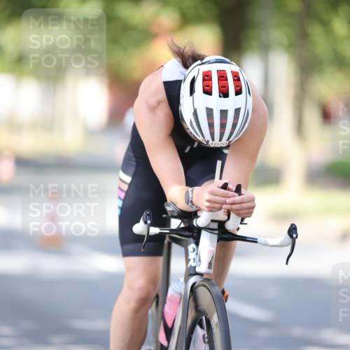 11.08.2024 - GEWOBA Citytriathlon Bremen H.Heesch http://msf.ph/oto/6800143 11.08.2024 11:58:41 Laufen  meine-sportfotos.de