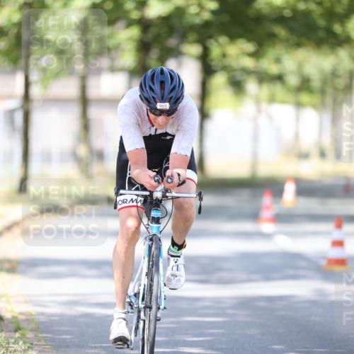 11.08.2024 - GEWOBA Citytriathlon Bremen H.Heesch http://msf.ph/oto/6800206 11.08.2024 11:59:09 Laufen  meine-sportfotos.de