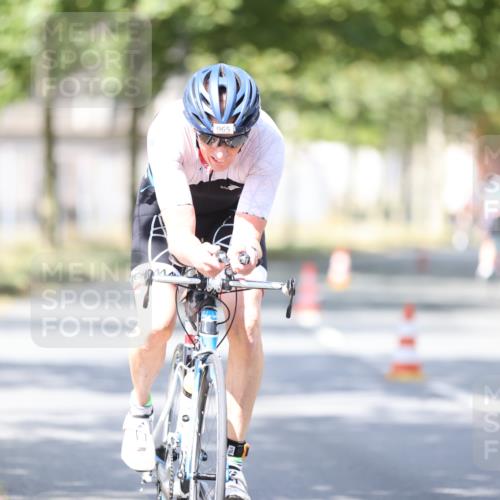 11.08.2024 - GEWOBA Citytriathlon Bremen H.Heesch http://msf.ph/oto/6800216 11.08.2024 11:59:09 Laufen  meine-sportfotos.de