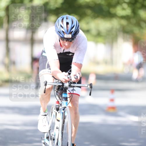 11.08.2024 - GEWOBA Citytriathlon Bremen H.Heesch http://msf.ph/oto/6800220 11.08.2024 11:59:09 Laufen  meine-sportfotos.de