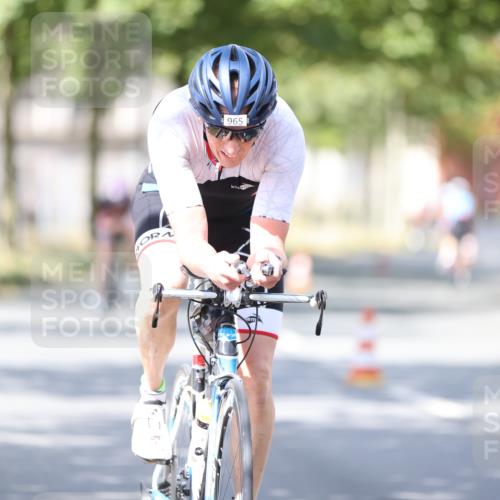 11.08.2024 - GEWOBA Citytriathlon Bremen H.Heesch http://msf.ph/oto/6800223 11.08.2024 11:59:09 Laufen  meine-sportfotos.de