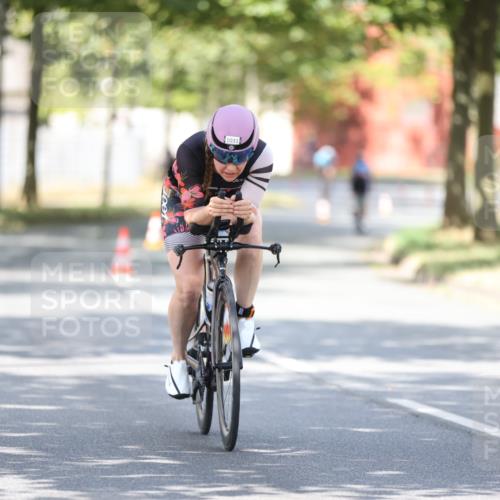 11.08.2024 - GEWOBA Citytriathlon Bremen H.Heesch http://msf.ph/oto/6800255 11.08.2024 11:59:11 Laufen  meine-sportfotos.de