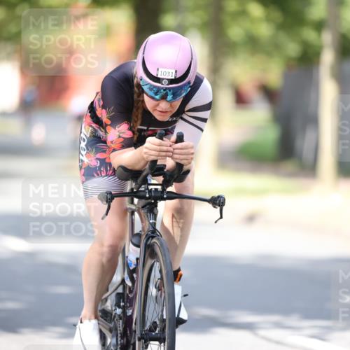 11.08.2024 - GEWOBA Citytriathlon Bremen H.Heesch http://msf.ph/oto/6800282 11.08.2024 11:59:12 Laufen  meine-sportfotos.de