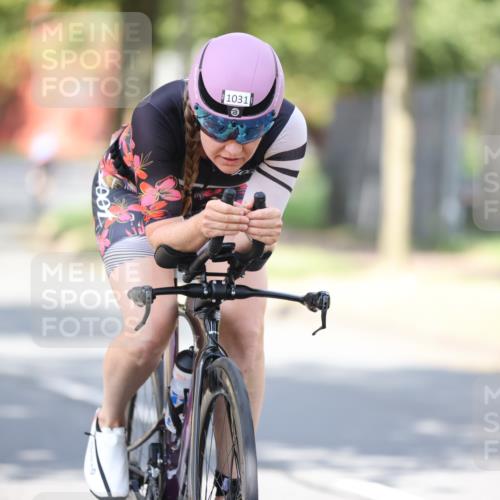 11.08.2024 - GEWOBA Citytriathlon Bremen H.Heesch http://msf.ph/oto/6800286 11.08.2024 11:59:12 Laufen  meine-sportfotos.de