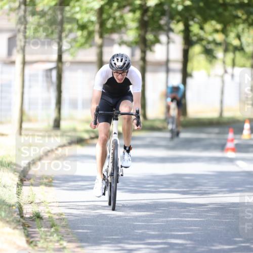 11.08.2024 - GEWOBA Citytriathlon Bremen H.Heesch http://msf.ph/oto/6800301 11.08.2024 11:59:19 Laufen  meine-sportfotos.de