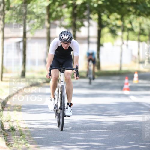 11.08.2024 - GEWOBA Citytriathlon Bremen H.Heesch http://msf.ph/oto/6800307 11.08.2024 11:59:19 Laufen  meine-sportfotos.de