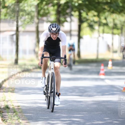 11.08.2024 - GEWOBA Citytriathlon Bremen H.Heesch http://msf.ph/oto/6800311 11.08.2024 11:59:19 Laufen  meine-sportfotos.de