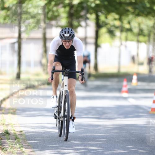 11.08.2024 - GEWOBA Citytriathlon Bremen H.Heesch http://msf.ph/oto/6800313 11.08.2024 11:59:19 Laufen  meine-sportfotos.de