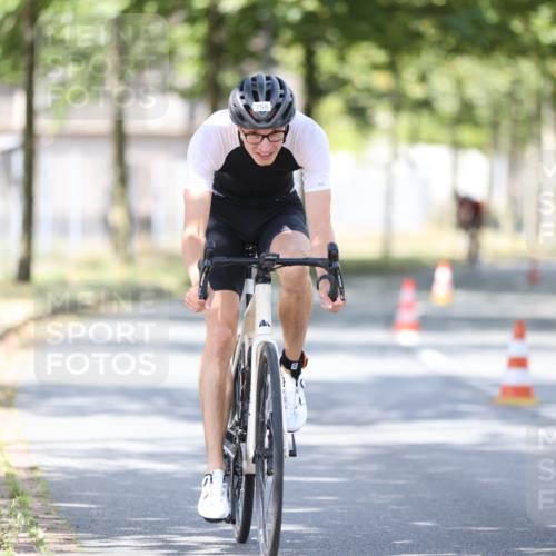 11.08.2024 - GEWOBA Citytriathlon Bremen H.Heesch http://msf.ph/oto/6800325 11.08.2024 11:59:19 Laufen  meine-sportfotos.de