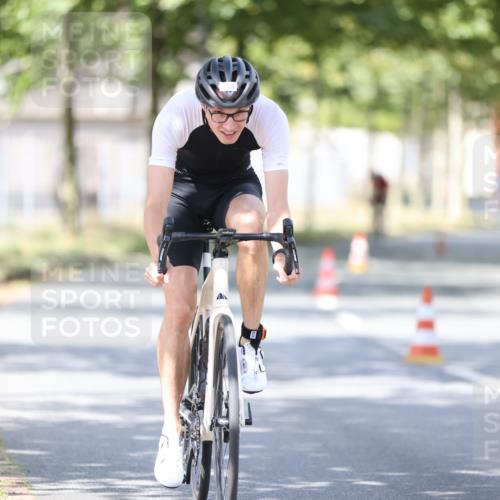 11.08.2024 - GEWOBA Citytriathlon Bremen H.Heesch http://msf.ph/oto/6800329 11.08.2024 11:59:19 Laufen  meine-sportfotos.de