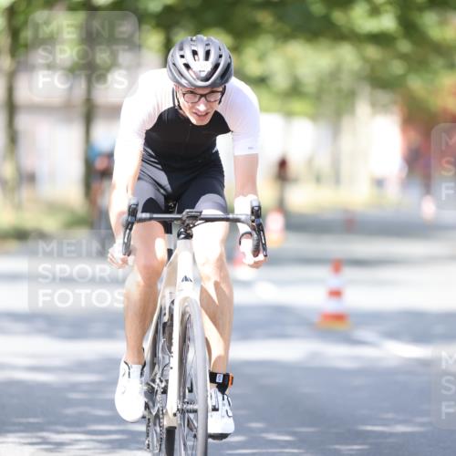 11.08.2024 - GEWOBA Citytriathlon Bremen H.Heesch http://msf.ph/oto/6800335 11.08.2024 11:59:19 Laufen  meine-sportfotos.de