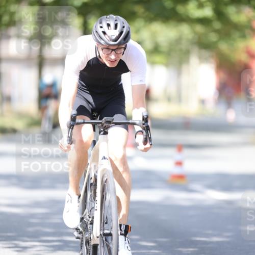11.08.2024 - GEWOBA Citytriathlon Bremen H.Heesch http://msf.ph/oto/6800337 11.08.2024 11:59:19 Laufen  meine-sportfotos.de