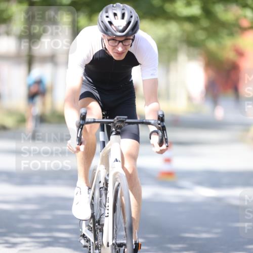 11.08.2024 - GEWOBA Citytriathlon Bremen H.Heesch http://msf.ph/oto/6800341 11.08.2024 11:59:20 Laufen  meine-sportfotos.de
