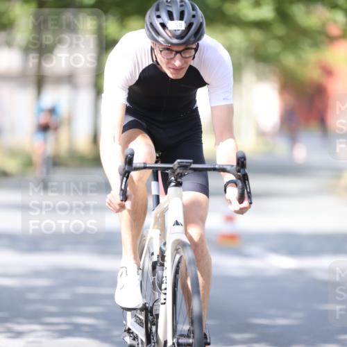 11.08.2024 - GEWOBA Citytriathlon Bremen H.Heesch http://msf.ph/oto/6800343 11.08.2024 11:59:20 Laufen  meine-sportfotos.de