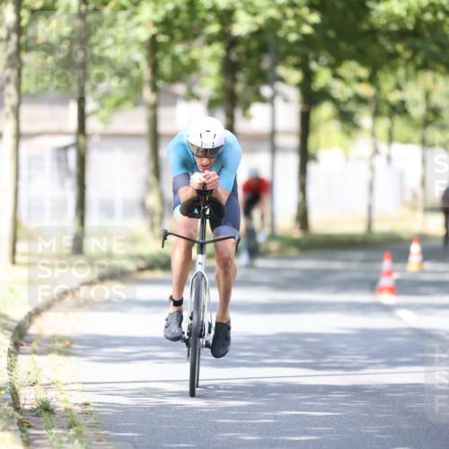 11.08.2024 - GEWOBA Citytriathlon Bremen H.Heesch http://msf.ph/oto/6800351 11.08.2024 11:59:22 Laufen  meine-sportfotos.de