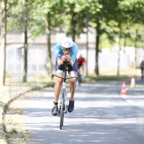 11.08.2024 - GEWOBA Citytriathlon Bremen H.Heesch http://msf.ph/oto/6800354 11.08.2024 11:59:22 Laufen  meine-sportfotos.de