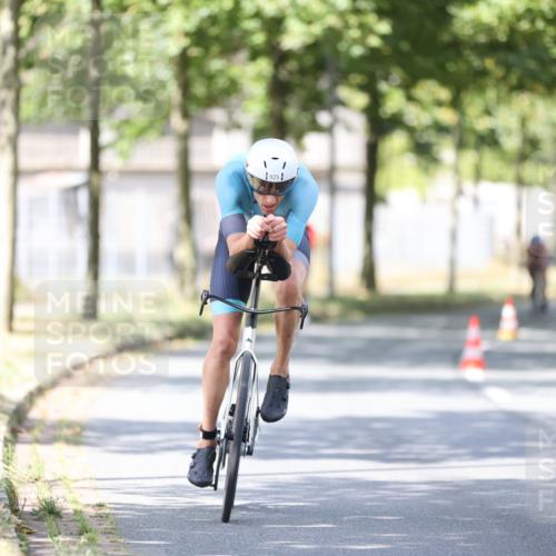 11.08.2024 - GEWOBA Citytriathlon Bremen H.Heesch http://msf.ph/oto/6800360 11.08.2024 11:59:22 Laufen  meine-sportfotos.de