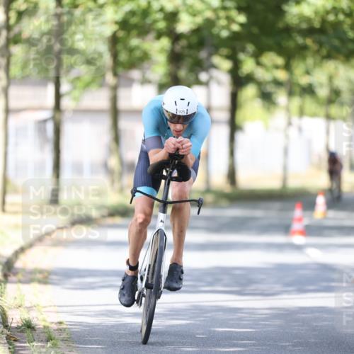 11.08.2024 - GEWOBA Citytriathlon Bremen H.Heesch http://msf.ph/oto/6800364 11.08.2024 11:59:22 Laufen  meine-sportfotos.de