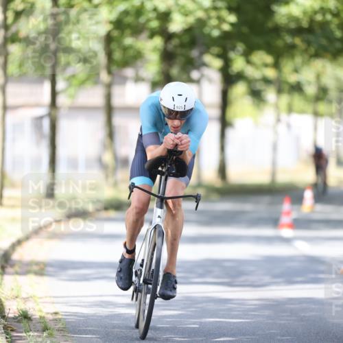 11.08.2024 - GEWOBA Citytriathlon Bremen H.Heesch http://msf.ph/oto/6800366 11.08.2024 11:59:22 Laufen  meine-sportfotos.de