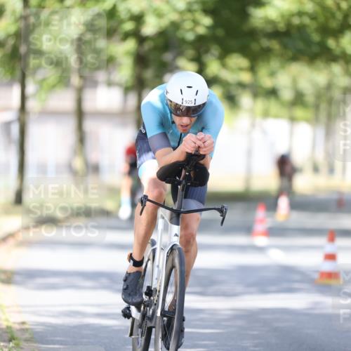 11.08.2024 - GEWOBA Citytriathlon Bremen H.Heesch http://msf.ph/oto/6800377 11.08.2024 11:59:23 Laufen  meine-sportfotos.de
