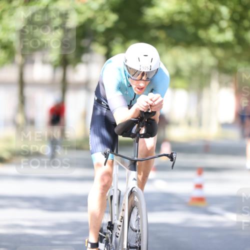11.08.2024 - GEWOBA Citytriathlon Bremen H.Heesch http://msf.ph/oto/6800384 11.08.2024 11:59:23 Laufen  meine-sportfotos.de
