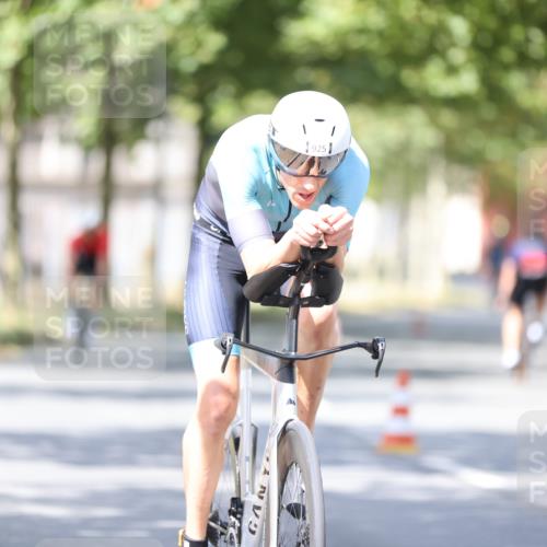 11.08.2024 - GEWOBA Citytriathlon Bremen H.Heesch http://msf.ph/oto/6800386 11.08.2024 11:59:23 Laufen  meine-sportfotos.de