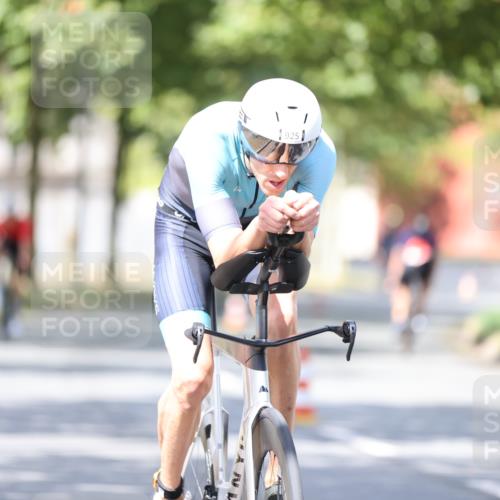 11.08.2024 - GEWOBA Citytriathlon Bremen H.Heesch http://msf.ph/oto/6800390 11.08.2024 11:59:23 Laufen  meine-sportfotos.de