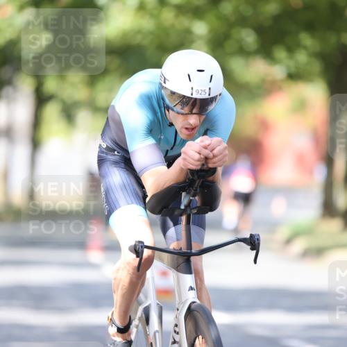 11.08.2024 - GEWOBA Citytriathlon Bremen H.Heesch http://msf.ph/oto/6800394 11.08.2024 11:59:23 Laufen  meine-sportfotos.de