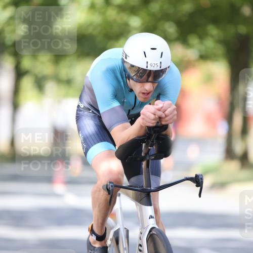 11.08.2024 - GEWOBA Citytriathlon Bremen H.Heesch http://msf.ph/oto/6800396 11.08.2024 11:59:23 Laufen  meine-sportfotos.de