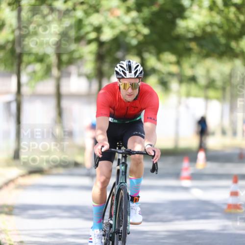 11.08.2024 - GEWOBA Citytriathlon Bremen H.Heesch http://msf.ph/oto/6800421 11.08.2024 11:59:26 Laufen  meine-sportfotos.de