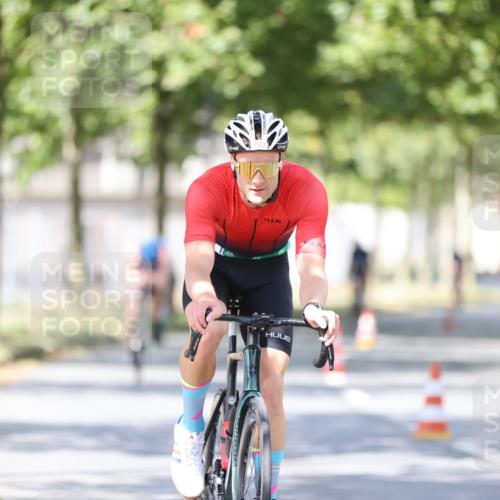 11.08.2024 - GEWOBA Citytriathlon Bremen H.Heesch http://msf.ph/oto/6800427 11.08.2024 11:59:26 Laufen  meine-sportfotos.de