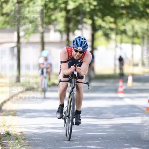11.08.2024 - GEWOBA Citytriathlon Bremen H.Heesch http://msf.ph/oto/6800450 11.08.2024 11:59:28 Laufen  meine-sportfotos.de