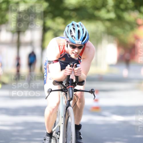11.08.2024 - GEWOBA Citytriathlon Bremen H.Heesch http://msf.ph/oto/6800476 11.08.2024 11:59:29 Laufen  meine-sportfotos.de