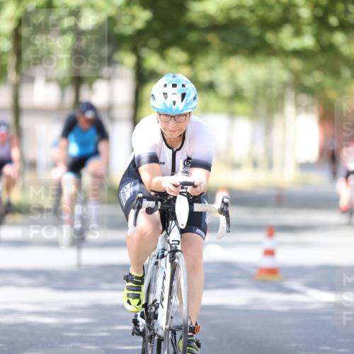 11.08.2024 - GEWOBA Citytriathlon Bremen H.Heesch http://msf.ph/oto/6800506 11.08.2024 11:59:31 Laufen  meine-sportfotos.de
