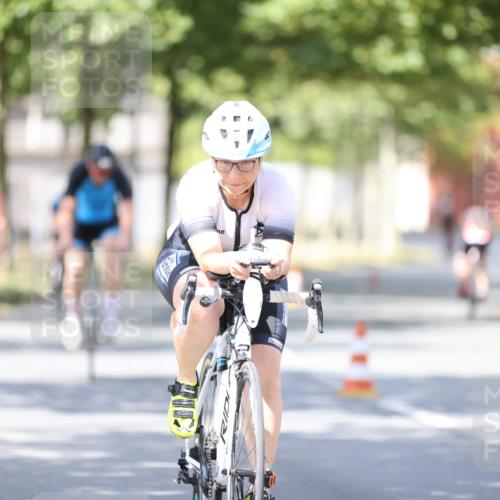 11.08.2024 - GEWOBA Citytriathlon Bremen H.Heesch http://msf.ph/oto/6800508 11.08.2024 11:59:32 Laufen  meine-sportfotos.de