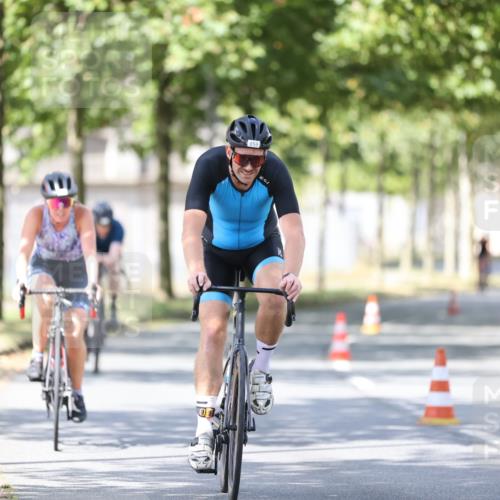 11.08.2024 - GEWOBA Citytriathlon Bremen H.Heesch http://msf.ph/oto/6800524 11.08.2024 11:59:33 Laufen  meine-sportfotos.de