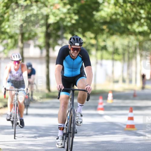 11.08.2024 - GEWOBA Citytriathlon Bremen H.Heesch http://msf.ph/oto/6800526 11.08.2024 11:59:33 Laufen  meine-sportfotos.de