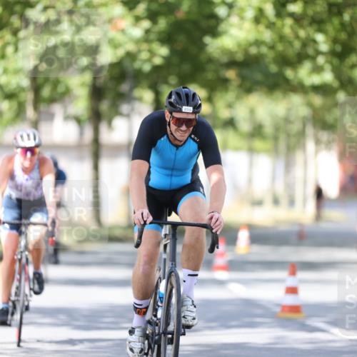 11.08.2024 - GEWOBA Citytriathlon Bremen H.Heesch http://msf.ph/oto/6800533 11.08.2024 11:59:33 Laufen  meine-sportfotos.de