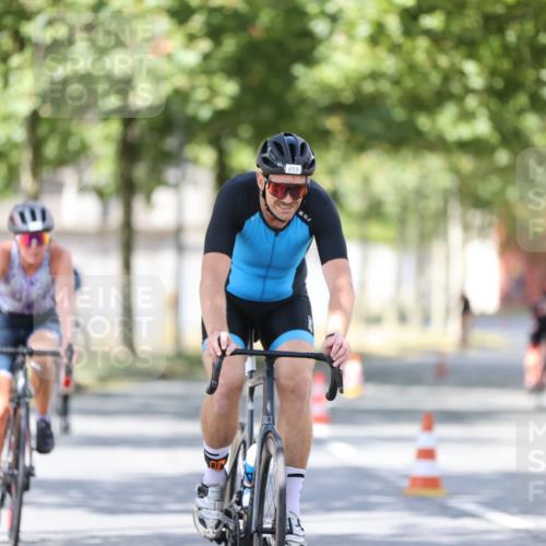 11.08.2024 - GEWOBA Citytriathlon Bremen H.Heesch http://msf.ph/oto/6800537 11.08.2024 11:59:33 Laufen  meine-sportfotos.de