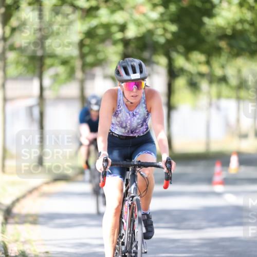 11.08.2024 - GEWOBA Citytriathlon Bremen H.Heesch http://msf.ph/oto/6800544 11.08.2024 11:59:34 Laufen  meine-sportfotos.de
