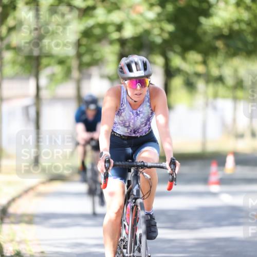 11.08.2024 - GEWOBA Citytriathlon Bremen H.Heesch http://msf.ph/oto/6800546 11.08.2024 11:59:34 Laufen  meine-sportfotos.de