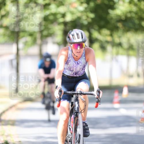 11.08.2024 - GEWOBA Citytriathlon Bremen H.Heesch http://msf.ph/oto/6800548 11.08.2024 11:59:34 Laufen  meine-sportfotos.de