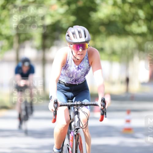11.08.2024 - GEWOBA Citytriathlon Bremen H.Heesch http://msf.ph/oto/6800557 11.08.2024 11:59:34 Laufen  meine-sportfotos.de