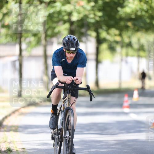 11.08.2024 - GEWOBA Citytriathlon Bremen H.Heesch http://msf.ph/oto/6800580 11.08.2024 11:59:35 Laufen  meine-sportfotos.de
