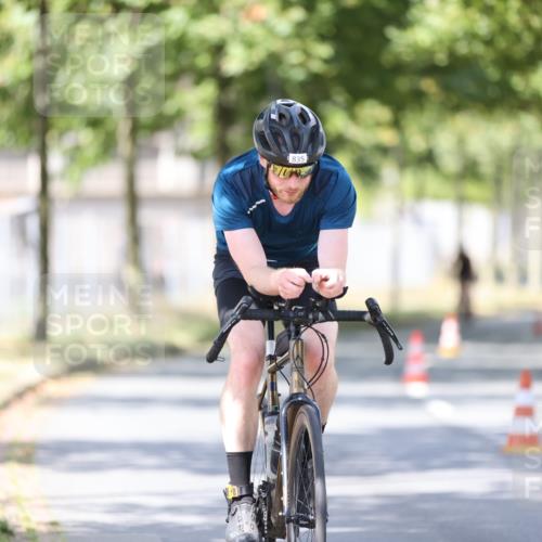 11.08.2024 - GEWOBA Citytriathlon Bremen H.Heesch http://msf.ph/oto/6800590 11.08.2024 11:59:36 Laufen  meine-sportfotos.de