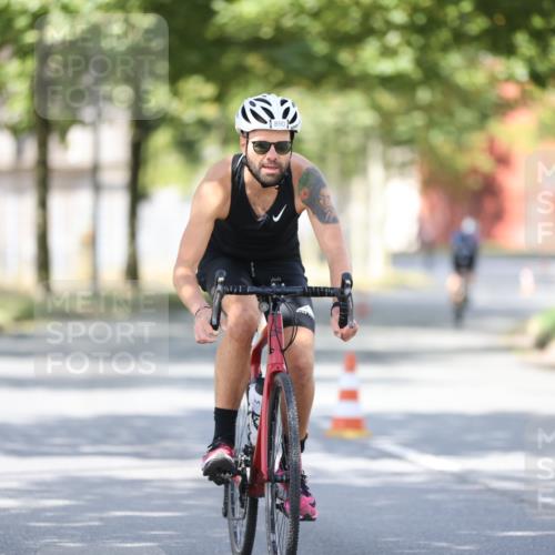 11.08.2024 - GEWOBA Citytriathlon Bremen H.Heesch http://msf.ph/oto/6800606 11.08.2024 11:59:44 Laufen  meine-sportfotos.de