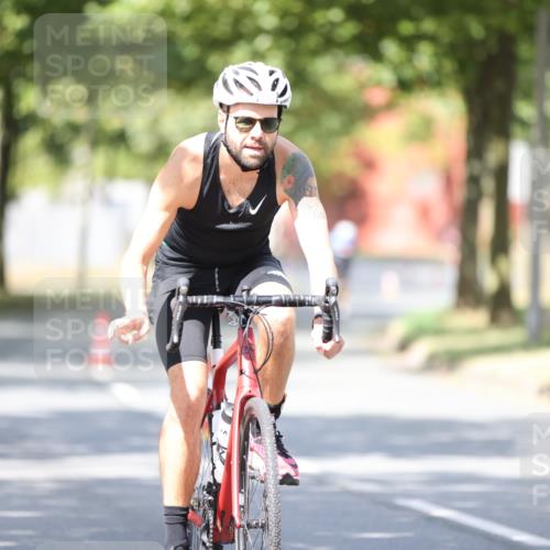 11.08.2024 - GEWOBA Citytriathlon Bremen H.Heesch http://msf.ph/oto/6800617 11.08.2024 11:59:44 Laufen  meine-sportfotos.de